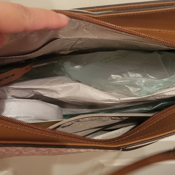 Michael Kors Jet set white large tote bag/travel bag/ shoulder bag NWT - Picture 10 of 10